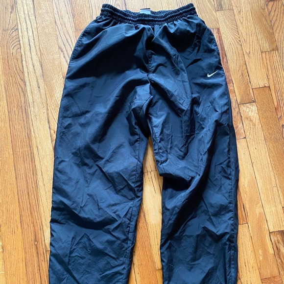 Nike Joggers - Picture 2 of 3